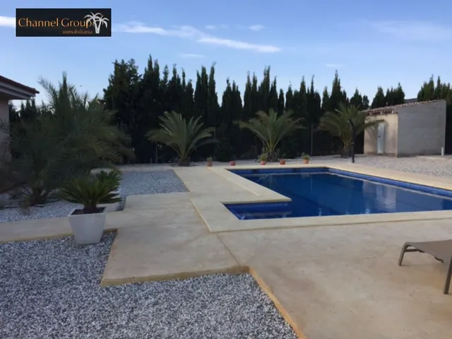 SE VENDE MAGNIFICO CHALET NOVELDA — 31