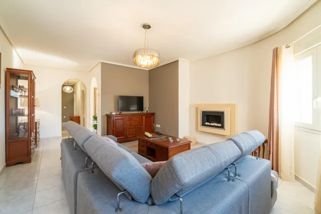 Maravillosa villa de una sola planta (aprox. 161 m2) con gran piscina privada. Cerca de colegios, del La Zenia Boulevard, ¡y a tan solo 15 minutos a pie de Playa Flamenca! — 16