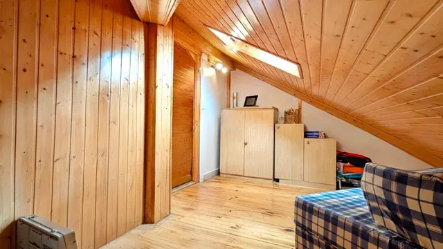 VIVIENDA Y NEGOCIO EN PIELAGOS — 25