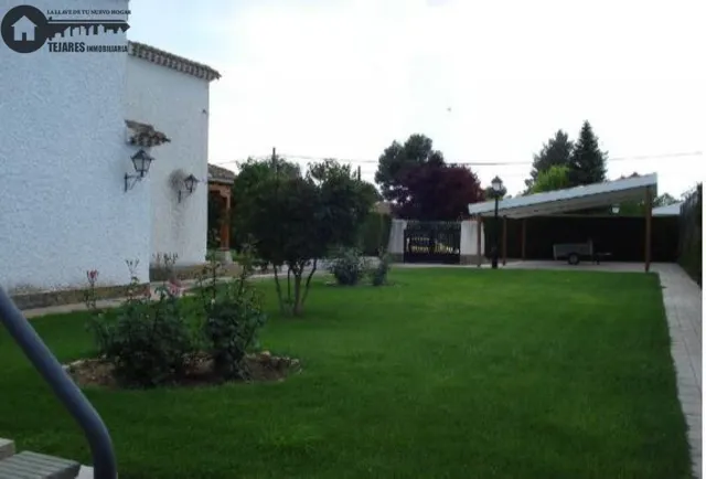 INMOBILIARIA TEJARES VENDE CHALET EN URB. AGUA SOL — 8