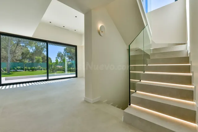 Exclusiva villa contemporánea lista para entrar a vivir en F - foto 5