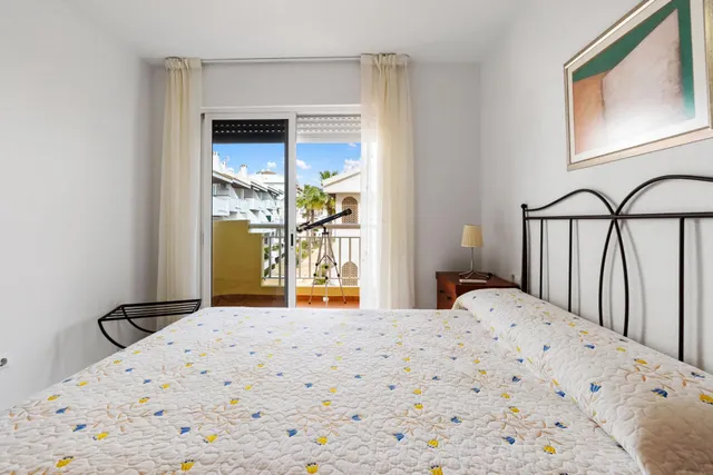 Amplio apartamento en Aguamarina, 50m de la playa — 14