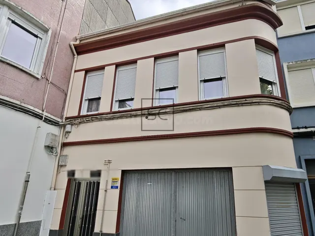 Casa con jardín y garaje en Porta Nova, Ferrol