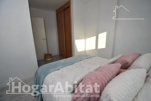 Luz, amplitud y confort familiar en este exclusivo piso esquinero en residencial con piscina, garaje y trastero — 18