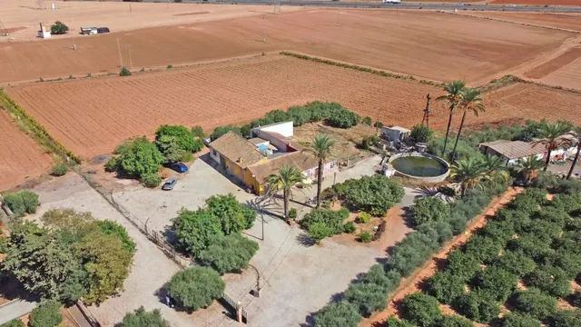 FINCA DE 37.000 M2 CON 3 VIVIENDAS DE MAS DE 700 M2