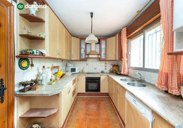 Chalet con gran parcela en Cogollos — 19