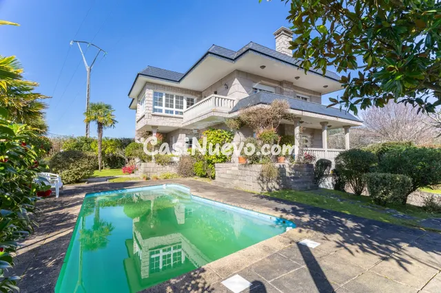 El error en el sistema: un chalet de piedra y piscina en el 