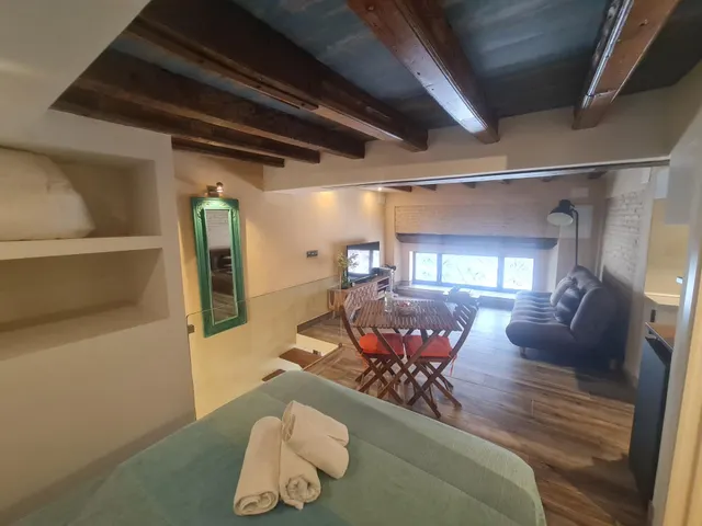 PISO CON LICENCIA TURISTICA Y LOCAL COMERCIAL — 2