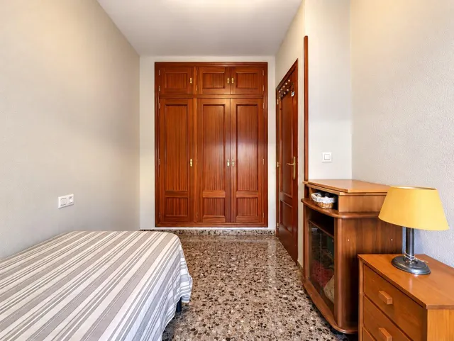Adosado con gran patio, terraza y garaje en massarrojos, junto a Valencia — 39