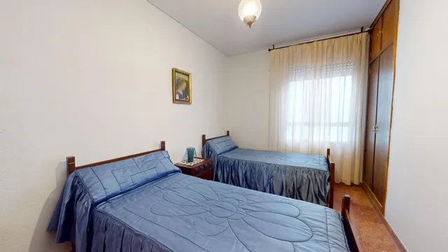 Amplio piso de 141 m2 con cochera y trastero en calle Gonzalo Ximénez de Quesada — 31