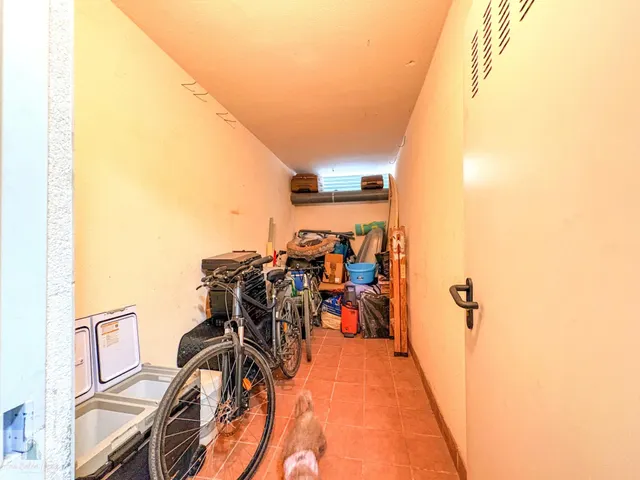 Apartamento de 2 dormitorios con patio, garaje y trastero en Ronda Sur — 40