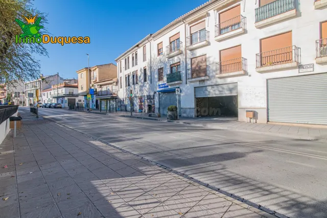 Local comercial de origen en el Centro de OGIJARES. (Con pos