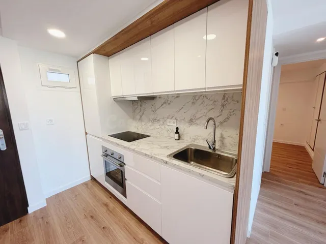 Piso en venta en Avenida de la Telefónica — 3