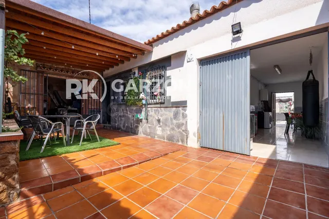 CASA CON PISCINA Y TERRAZA DE 200 M2 EN LA JUAIDA - foto 5