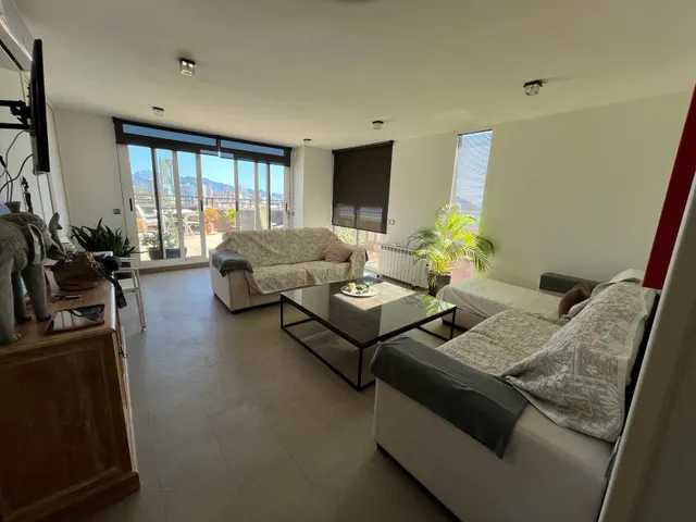 Se vende impresionante Atico de 2 dormitorios con vistas al mar con garaje y trastero — 2