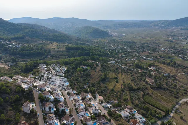 Terreno edificable en Jalón con vistas al valle y servicios cercanos — 20