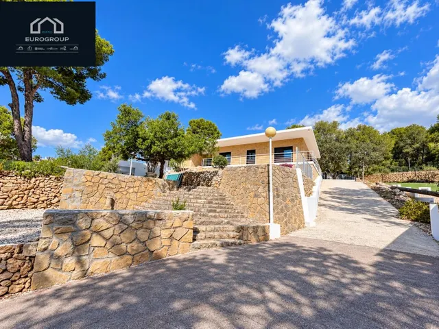 ESPECTACULAR VILLA CON 5 DORMITORIOS Y 4 BAÑOS, 450 M2 Y 360 - foto 3