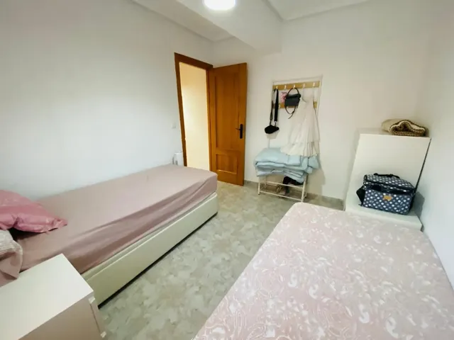 Apartamento de 2 dormitorios con terraza y piscina en El Edén, Guardamar del Segura — 10