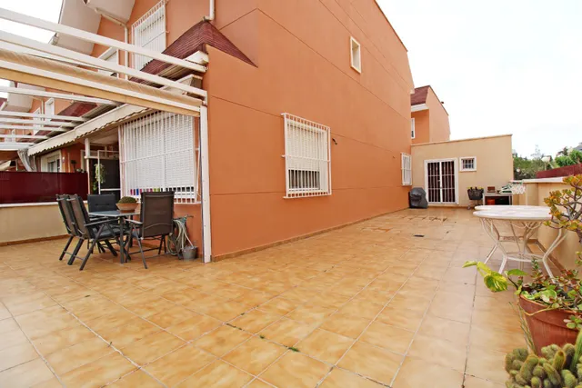 BUNGALOW DE ESQUINA EN ZONA KELME — 18