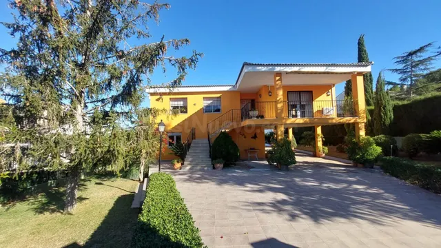 MARAVILLOSO CHALET URBANO CON 3 HAB. PISCINA "345.000€" - foto 3