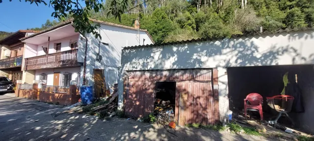 CASA DE 4 DORMITORIOS EN GANZO