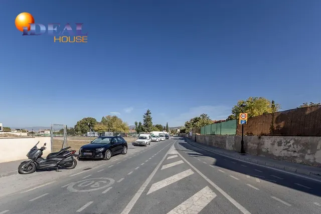 Solar de 1.175 m2 en Ogijares — 12