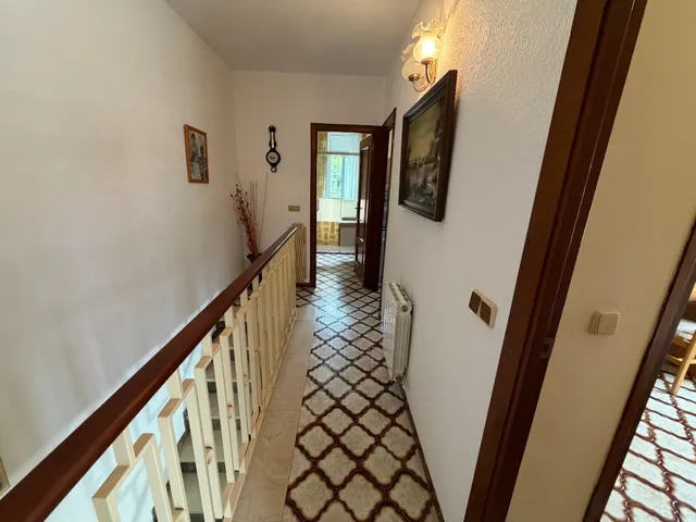 VIVIENDA ADOSADA DE 3 PLANTAS CON GARAJE , 4 habitaciones , AMPLIAS TERRAZAS EN SEGUR DE CALAFELL. — 40