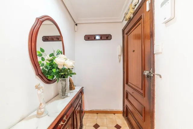 PISO JUNTO AL GRECO EN BUEN ESTADO — 20
