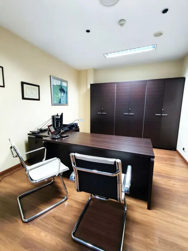 Local para oficinas, gimnasio o clínica en venta en el Centro de Badajoz — 12