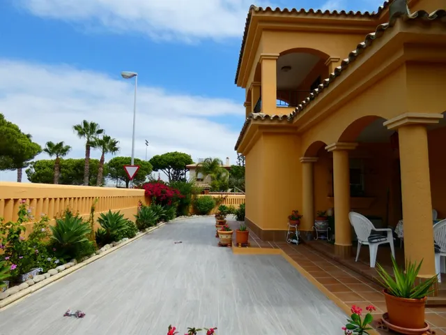 Precioso chalet en un entorno único,  una de las mejores zonas de la playa para vivir todo el año. — 11