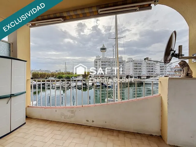 Estudio con terraza y vistas al canal, situado en la zona muy buscada de Caballito de Mar, en Empuriabrava. — 7
