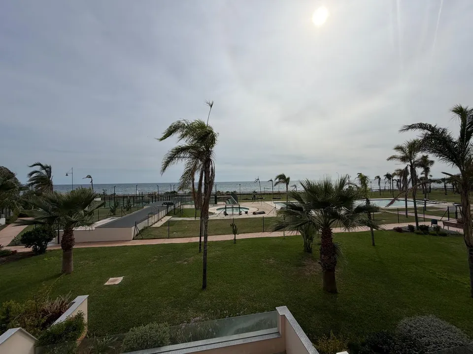 Piso con vista al Mar 300 m del mar. El residencial es el lugar perfecto para disfrutar de la vida frente al mar