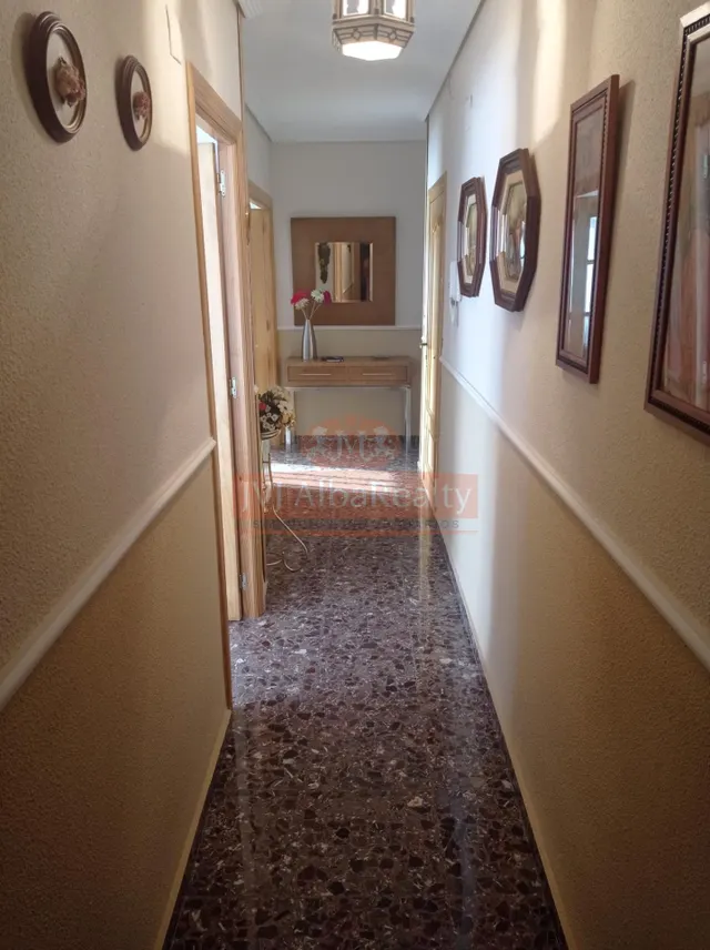 SE VENDE PISO Y LOCAL EN SAN PEDRO(PUEBLO) EN BUEN ESTADO, CON 5 DORMITORIOS. — 12