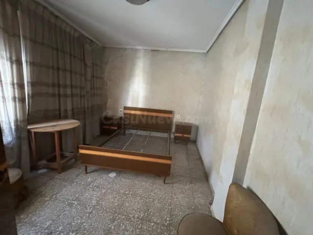 CASA ESQUINERA PARA REFORMAR — 3