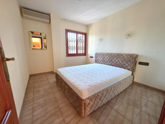 Villa en Gran Avenida de Benicàssim. Cerca del pueblo y de la playa del Voramar. 1700 m2 de parcela, — 25
