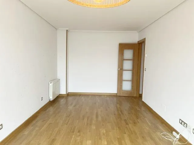 Piso en Urbanización privada con piscina — 6