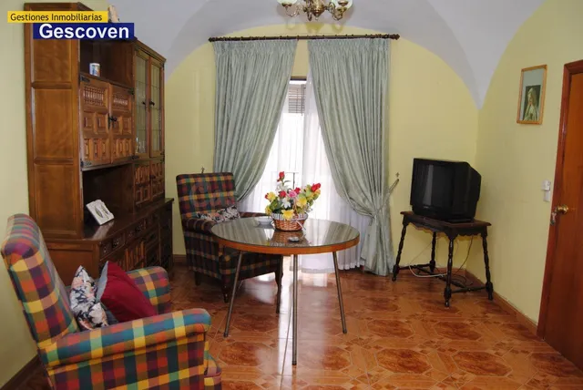 MUY CENTRICA VIVIENDA CON TERRAZA - foto 2