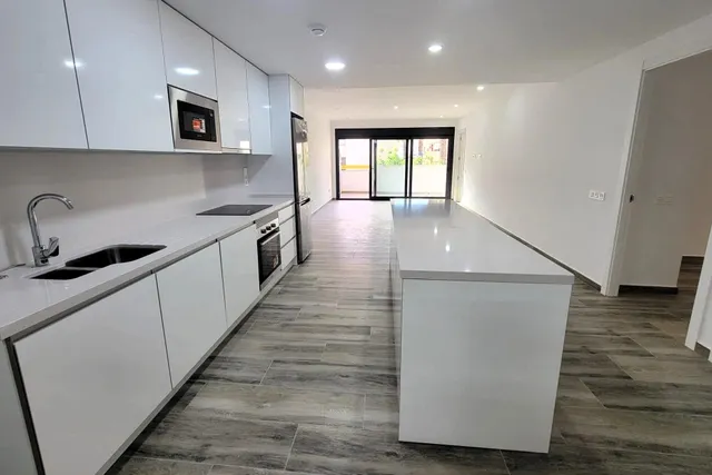 Apartamento moderno (desde 2024 - 148 m2 - 1.ª planta) en Alegria XVIII con piscina interior, sauna y gimnasio, en pleno centro de la ciudad, ¡a tan solo 300 m de Piscinas Naturales/Playa del Cura! — 9