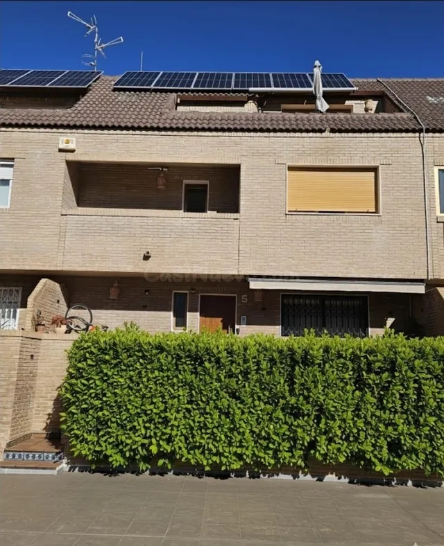 PAREADO EXCLUSIVO EN IBI ( ALICANTE) — 2