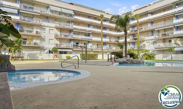 Ático de 61 m2, con 60 m2 de terraza-solarium, LICENCIA TURISTICA. — 44