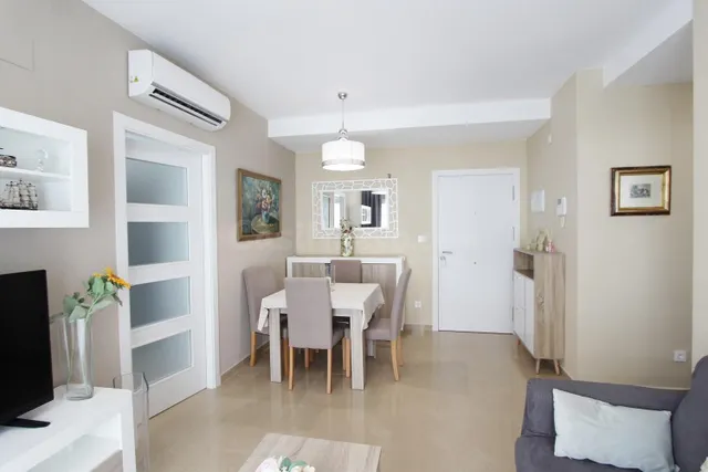 REF. 1853_APARTAMENTO EN 8º PLANTA CIUDAD JARDÍN II CON GARA - foto 3