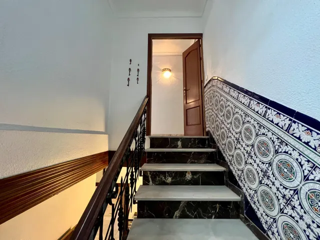 C. EXCLUSIVA CASA EN LA JUDERÍA A 5 MINUTOS DE LA MEZQUITA-CATEDRAL CON GARAJE Y ASCENSOR — 24