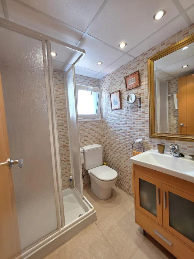 PISO 3 habitaciones A 20 M DE LA PLAYA CON PARKING DOBLE Y TRASTERO — 22