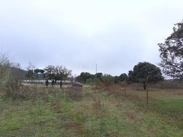 Parcela 5860m2 Urbana segregado para 25 Chalet + zona comerc