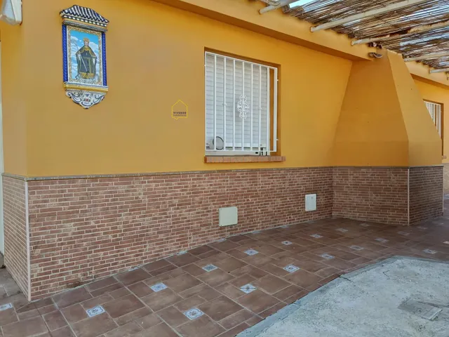 Casa con terreno 2 casas más y piscina privada. — 25