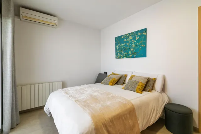 Casa adosada impecable de 4 dormitorios, placas solares y excelente ubicación en Empuriabrava. — 33