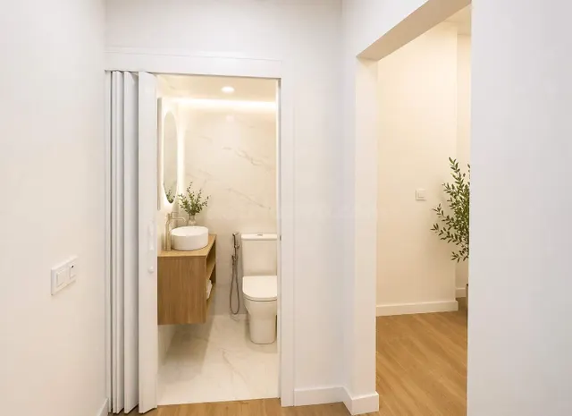 Exclusivo Local Comercial en Puerto Deportivo de Fuengirola - foto 5