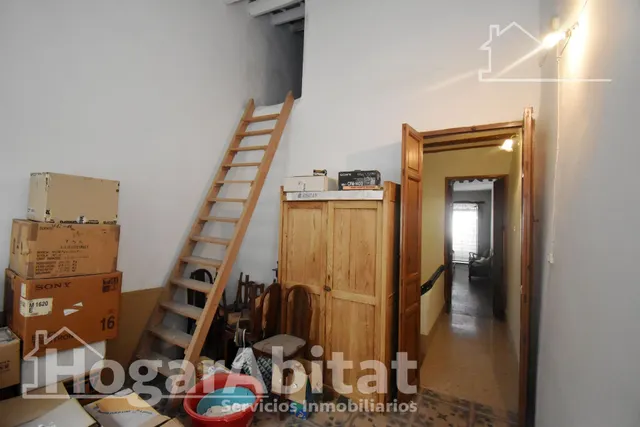¡Hazla a tu gusto! Gran casa para reformar con terraza y balcón, cerca del ayuntamiento — 46