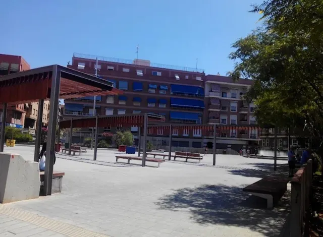 PISO ZONA PLAZA APARADORA — 17