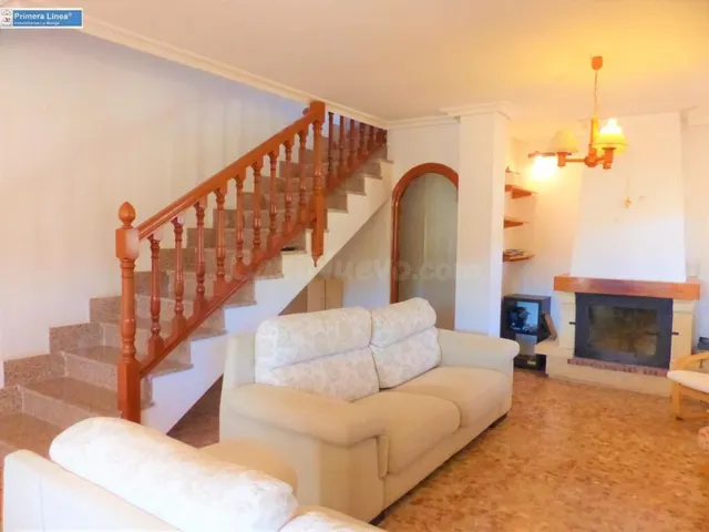 Venta de chalet de 816 m2 de parcela y piscina en Mar de Cristal — 8